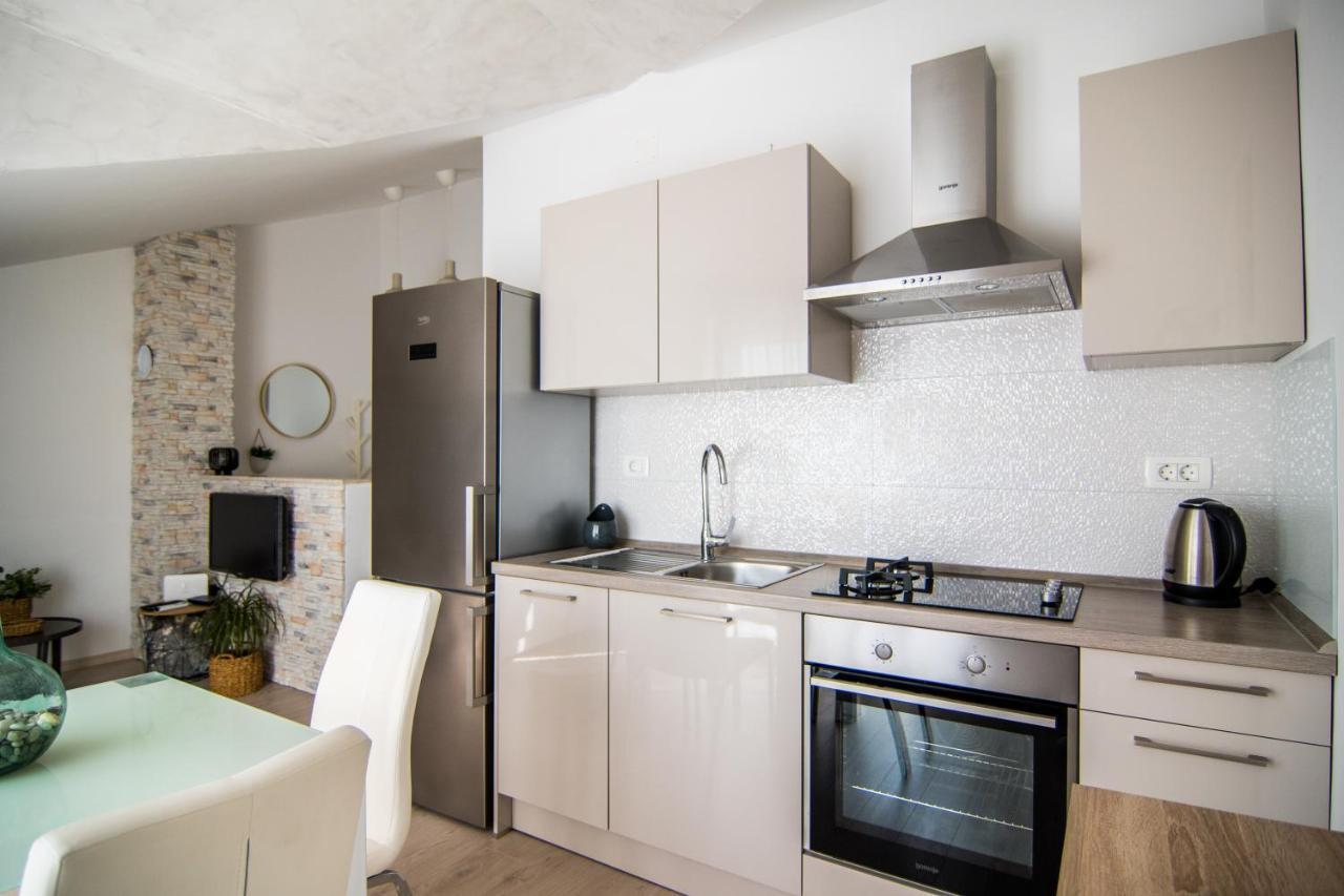 Apartments Up&Up Rogoznica  Esterno foto